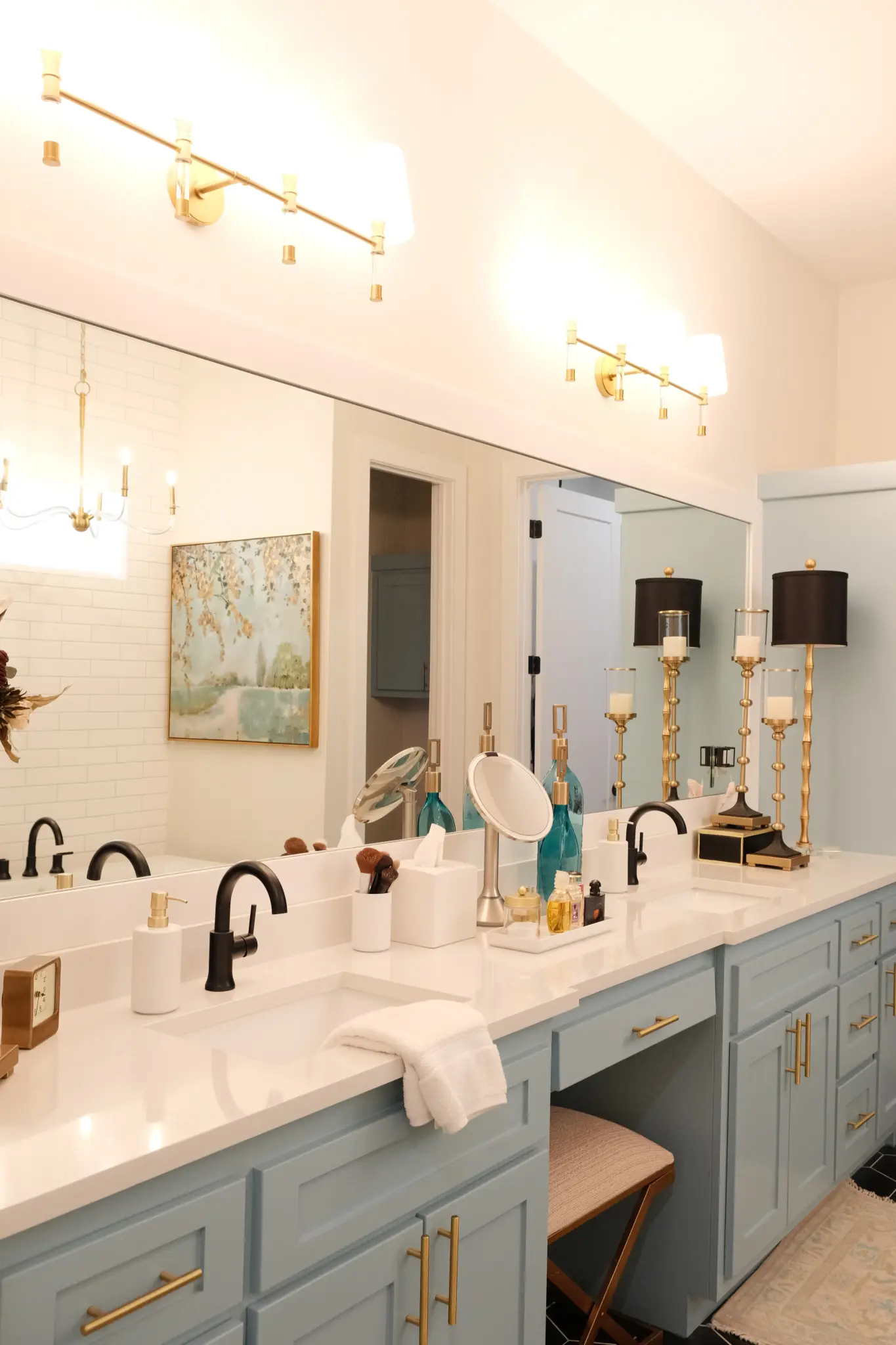 Casual elegance with personal touches